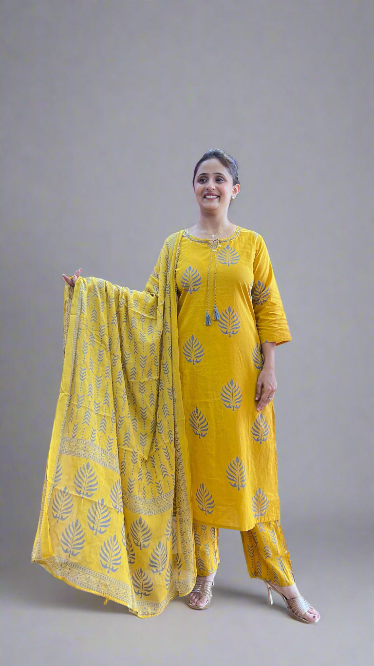 Siya printed cotton suit