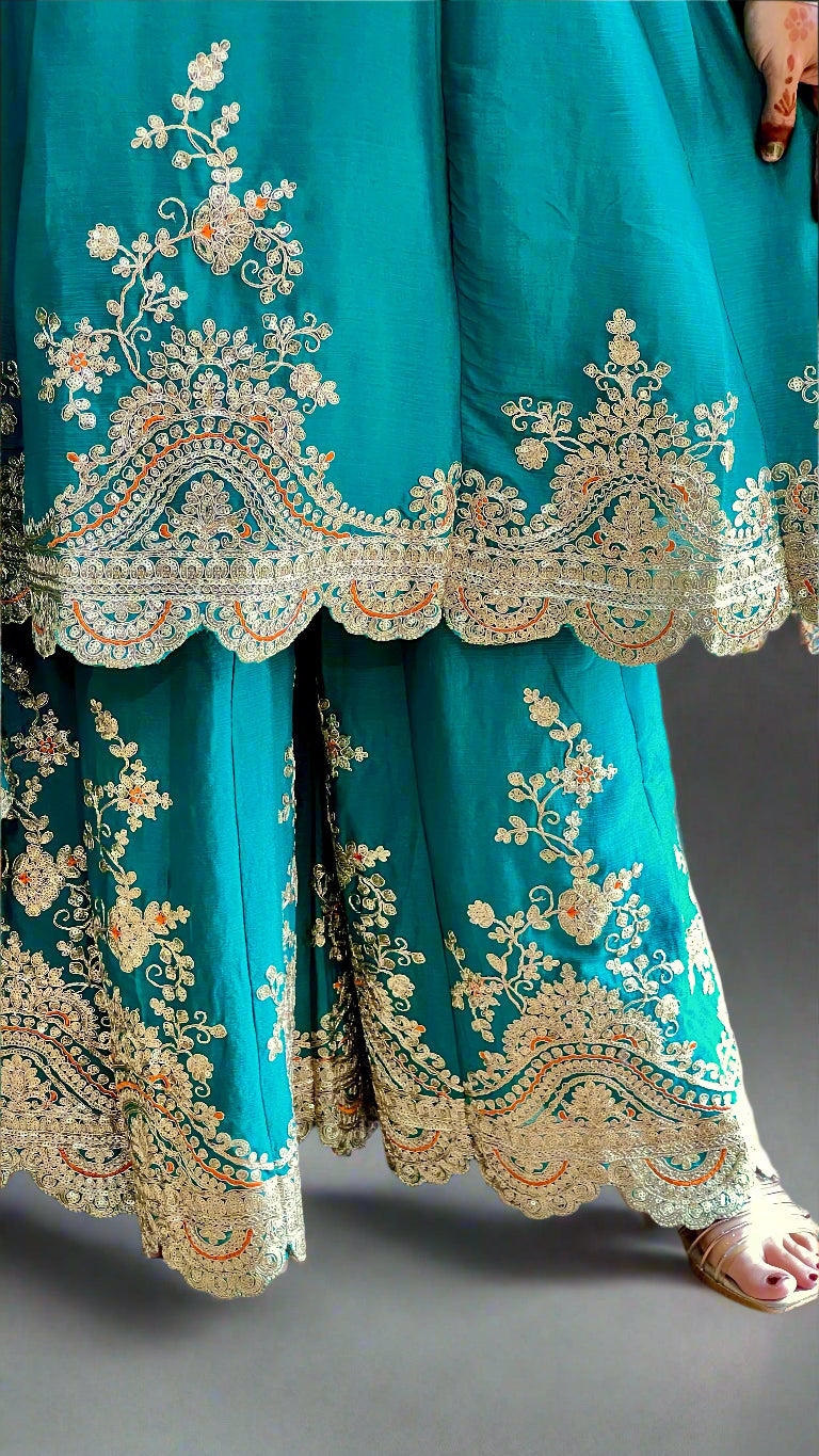 Chinon heavy embroidered suit