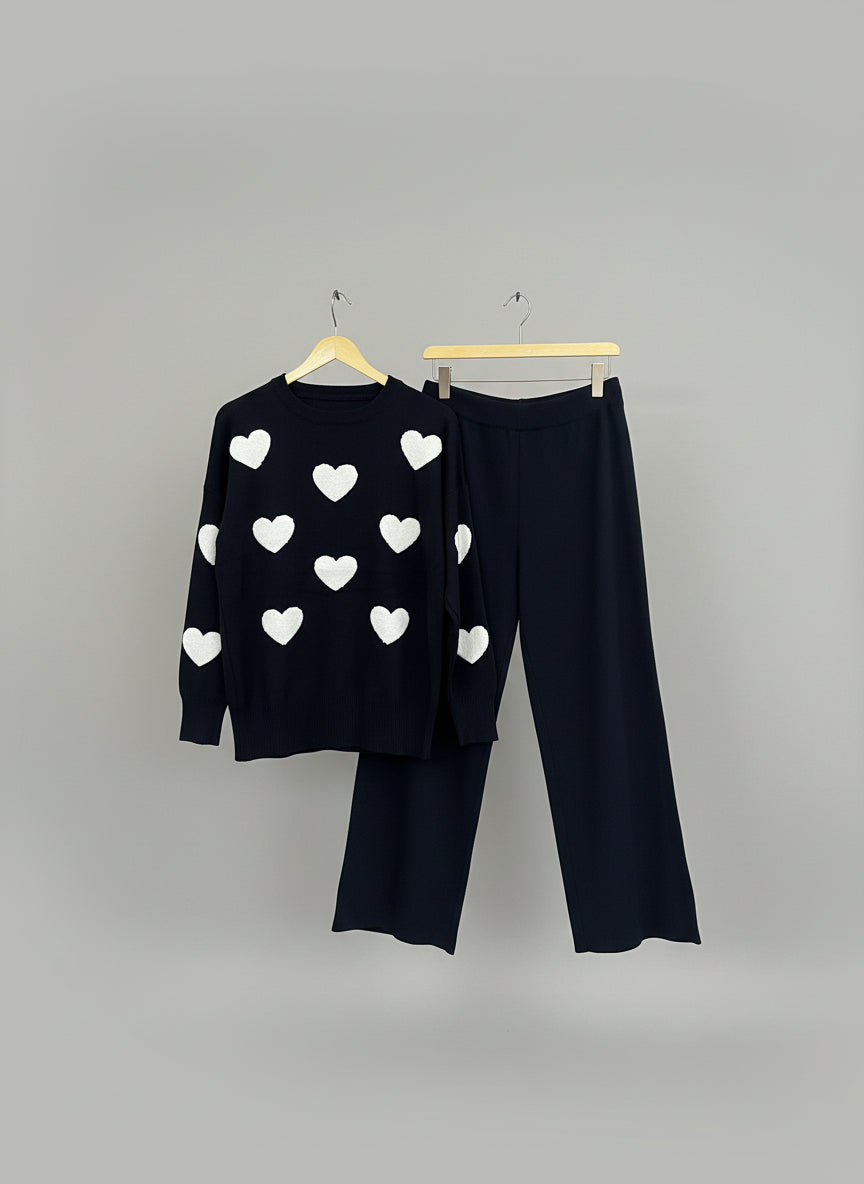 Heart weaving woolen cords