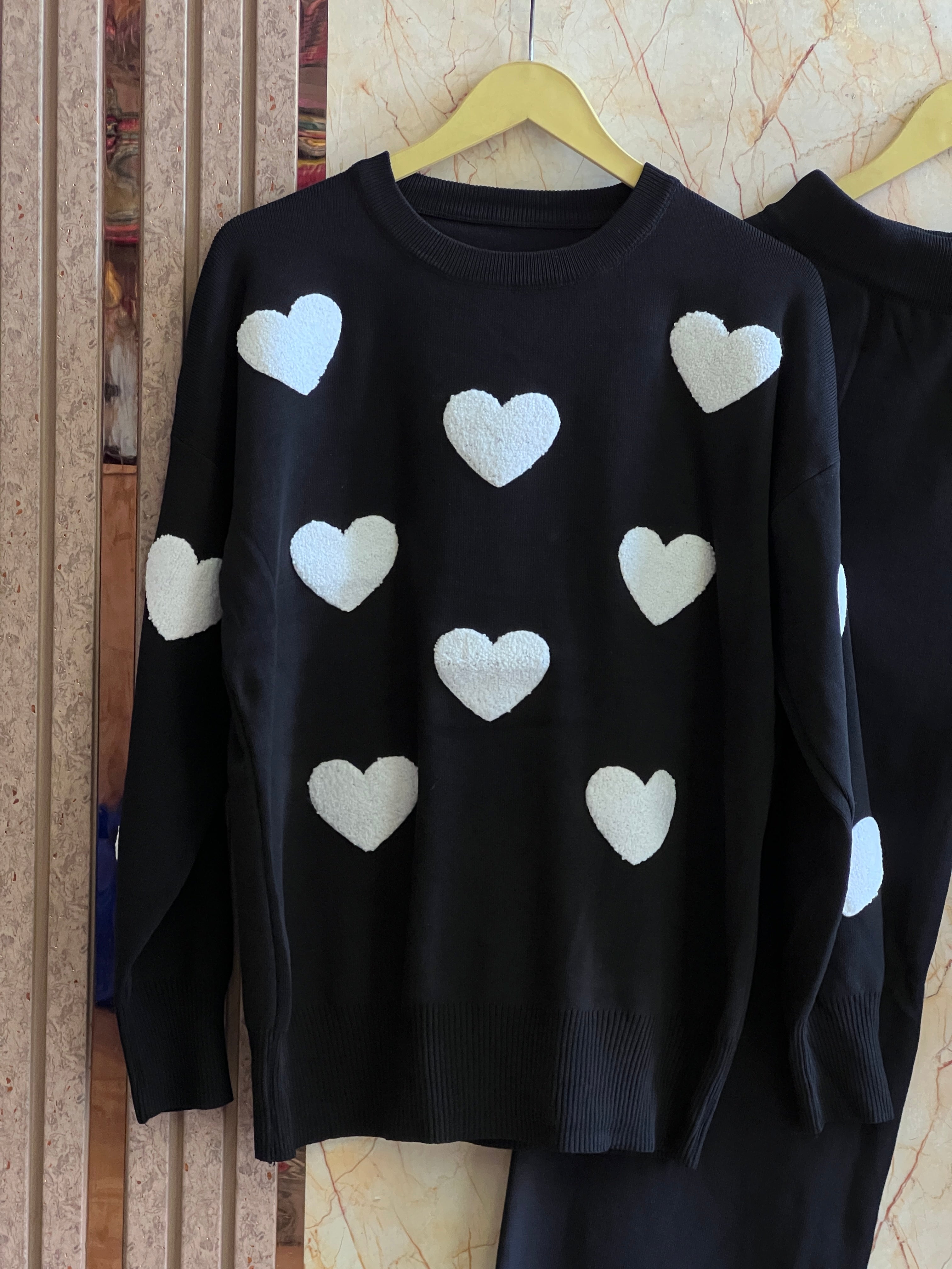 Heart weaving woolen cords