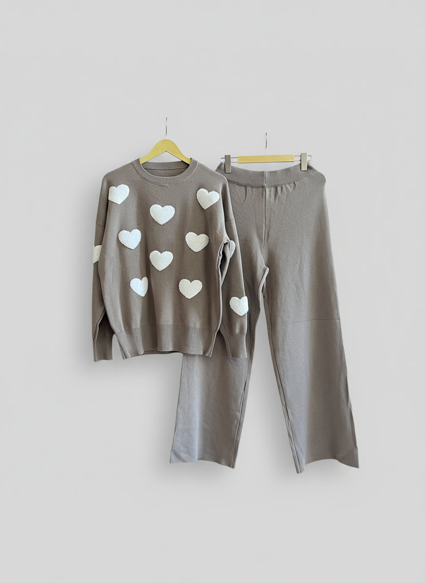 Heart weaving woolen cords