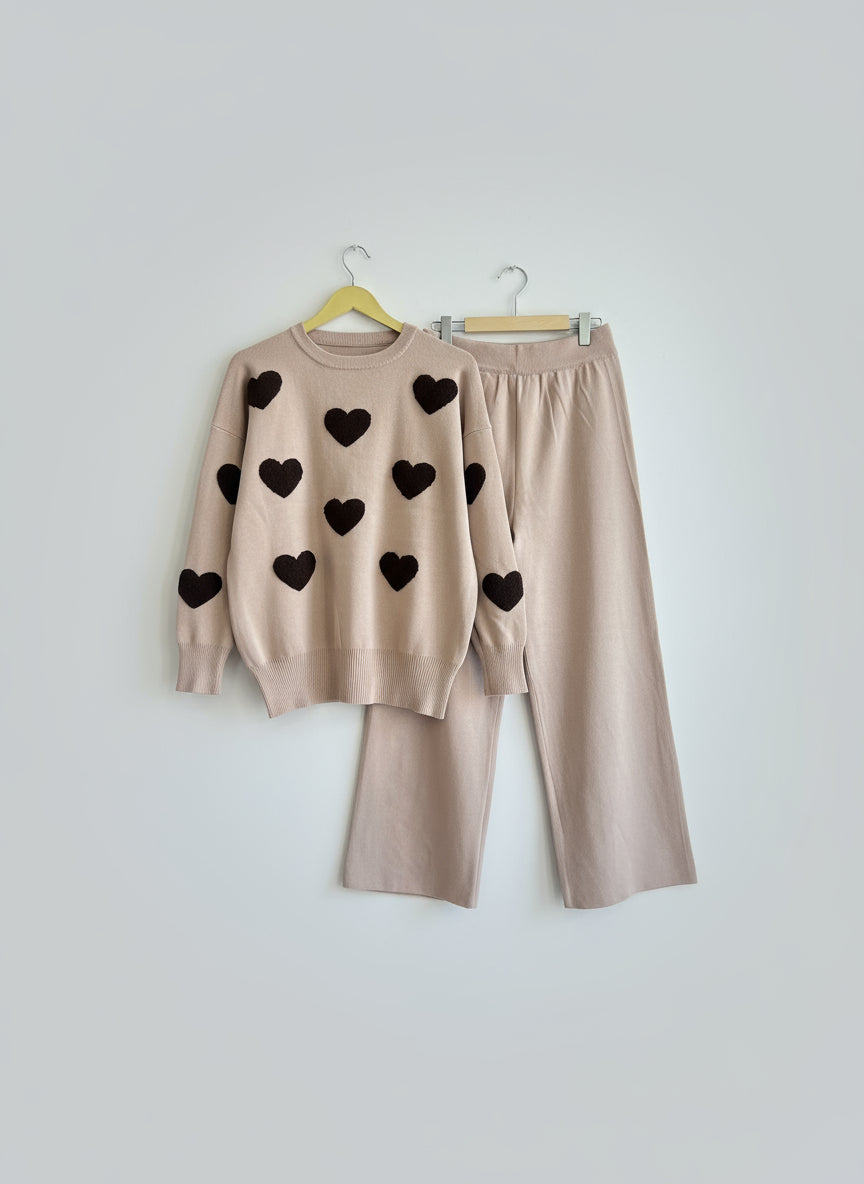 Heart weaving woolen cords