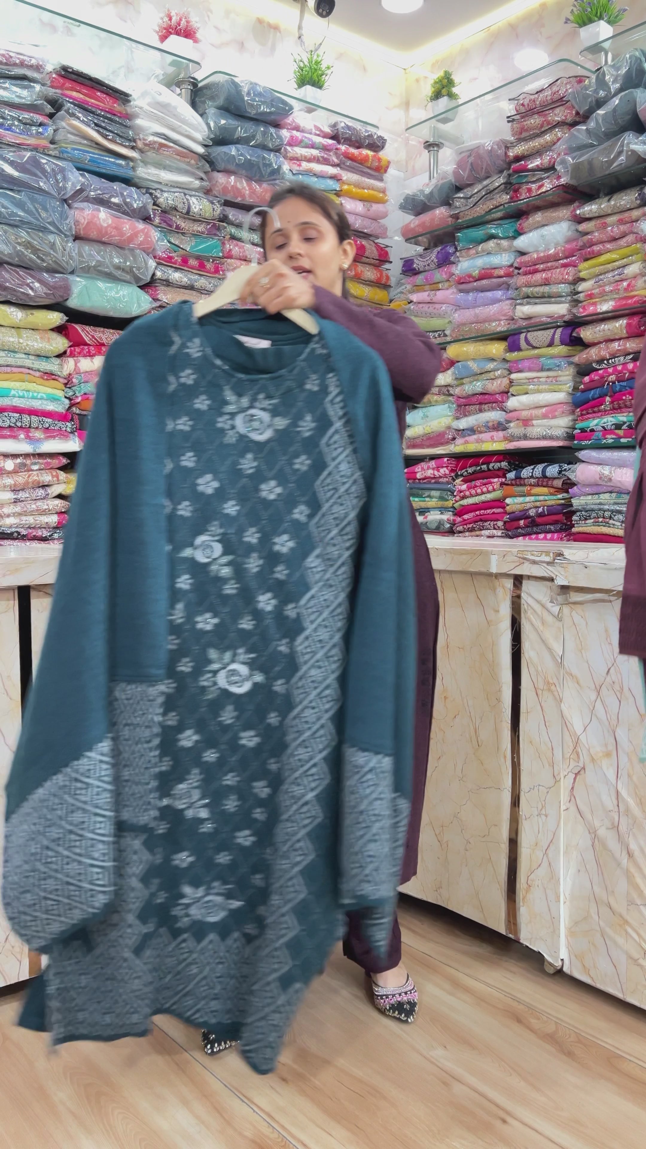 Woolen knitted suit (5301)