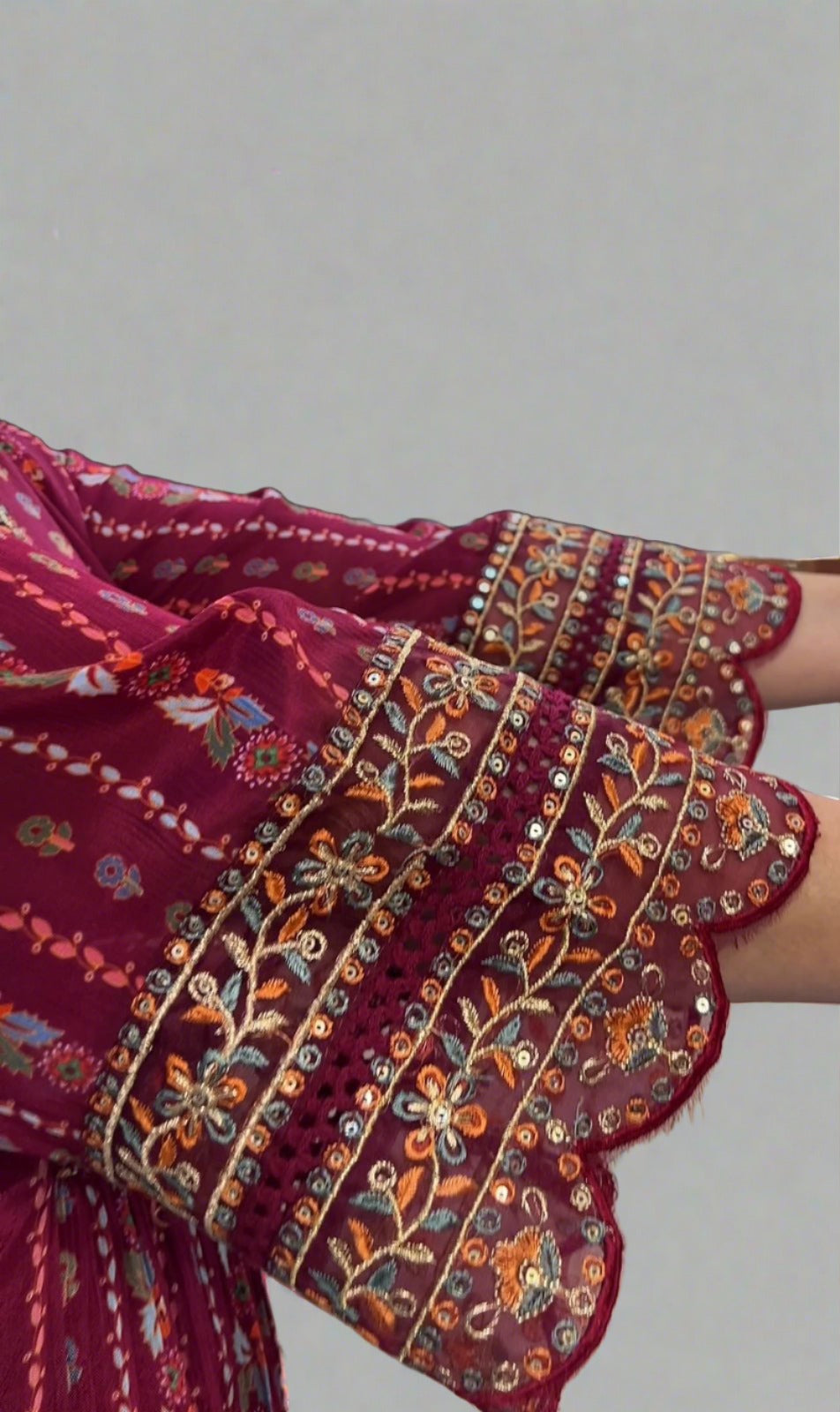 Nayra Pakistani suit