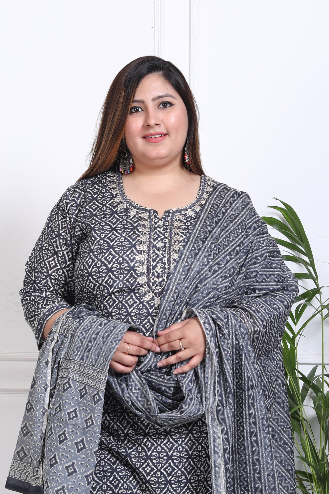 Tashi Simple & Sober Suit