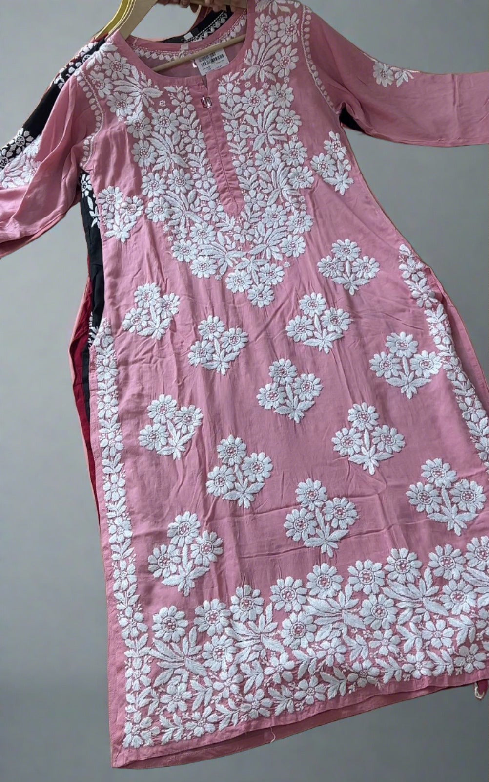 Abha Lakhnavi Kurti