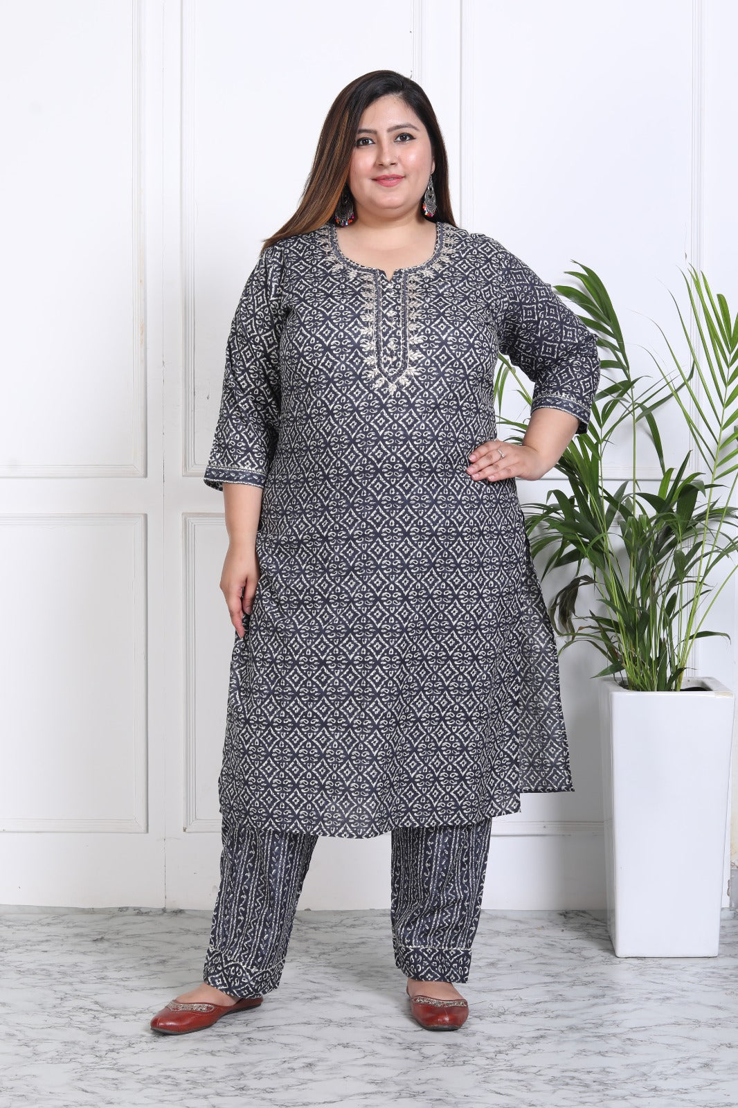 Tashi Simple & Sober Suit