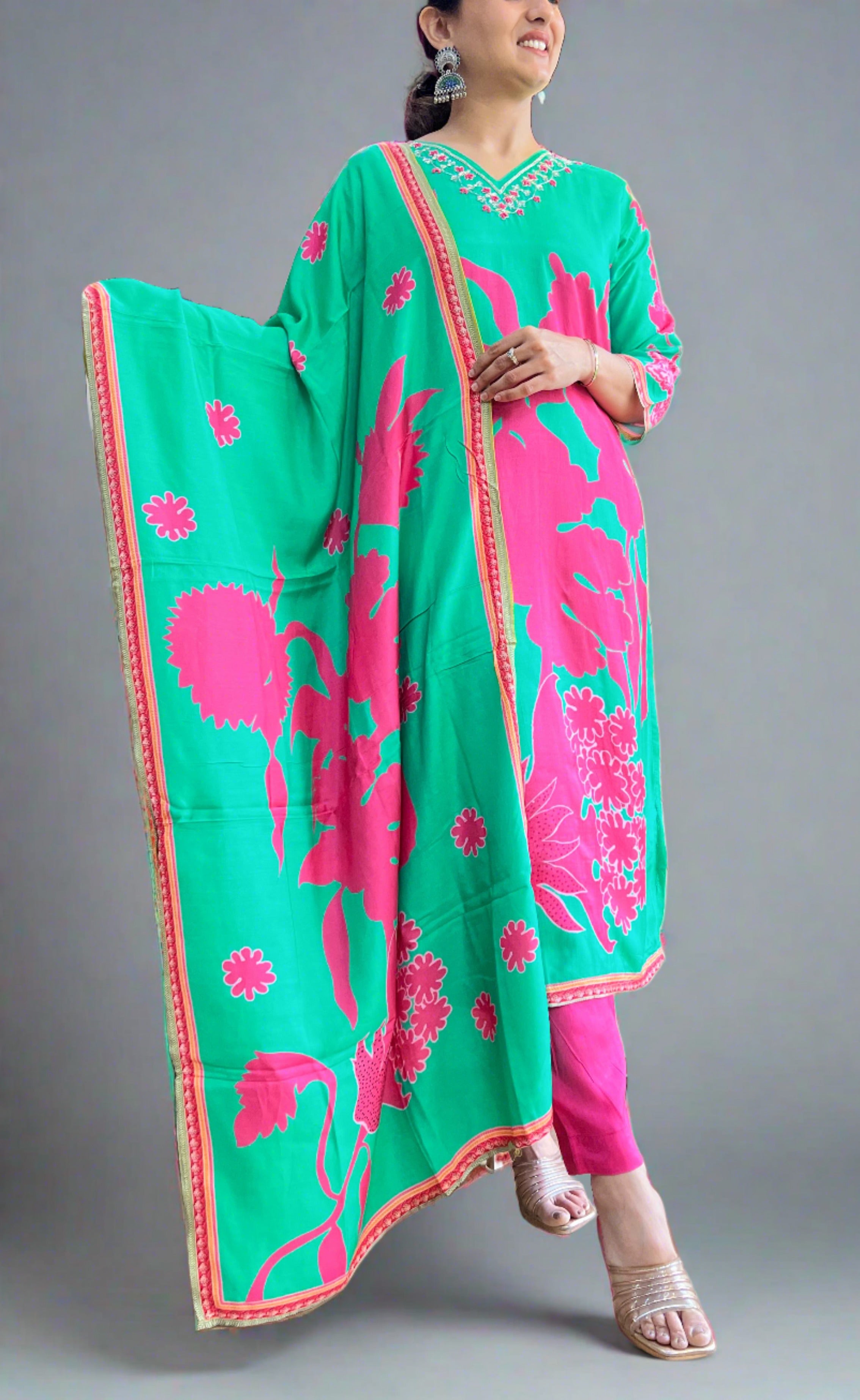 V Neck Sequence Embroidered Suit