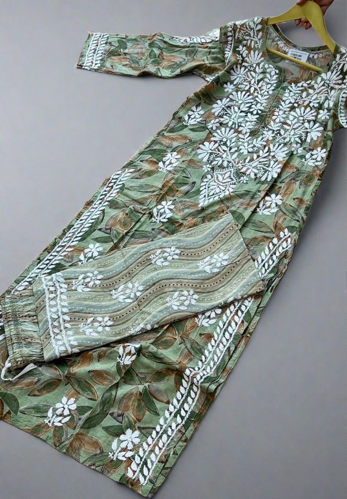 Aarvi Lakhnavi Plazo set