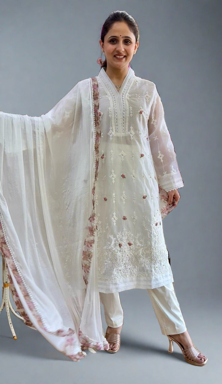 Farah Eligant Pakistani Suit