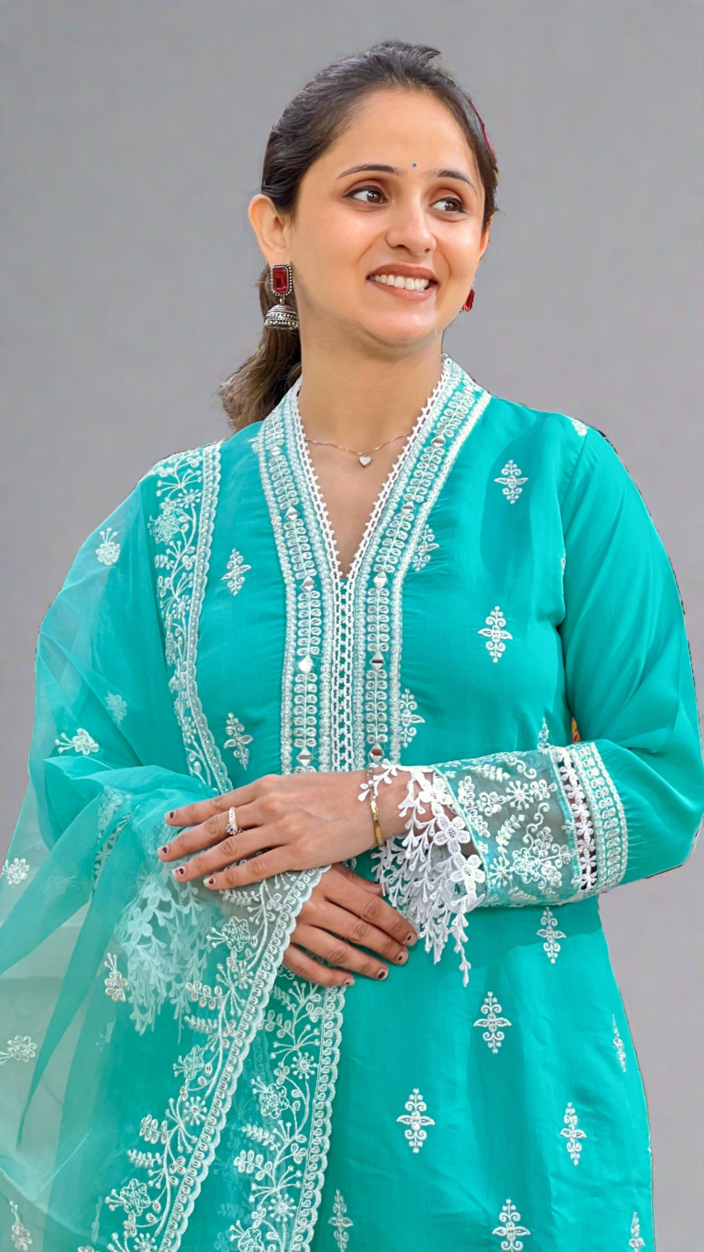 Trending Pakistani Muslin Suit