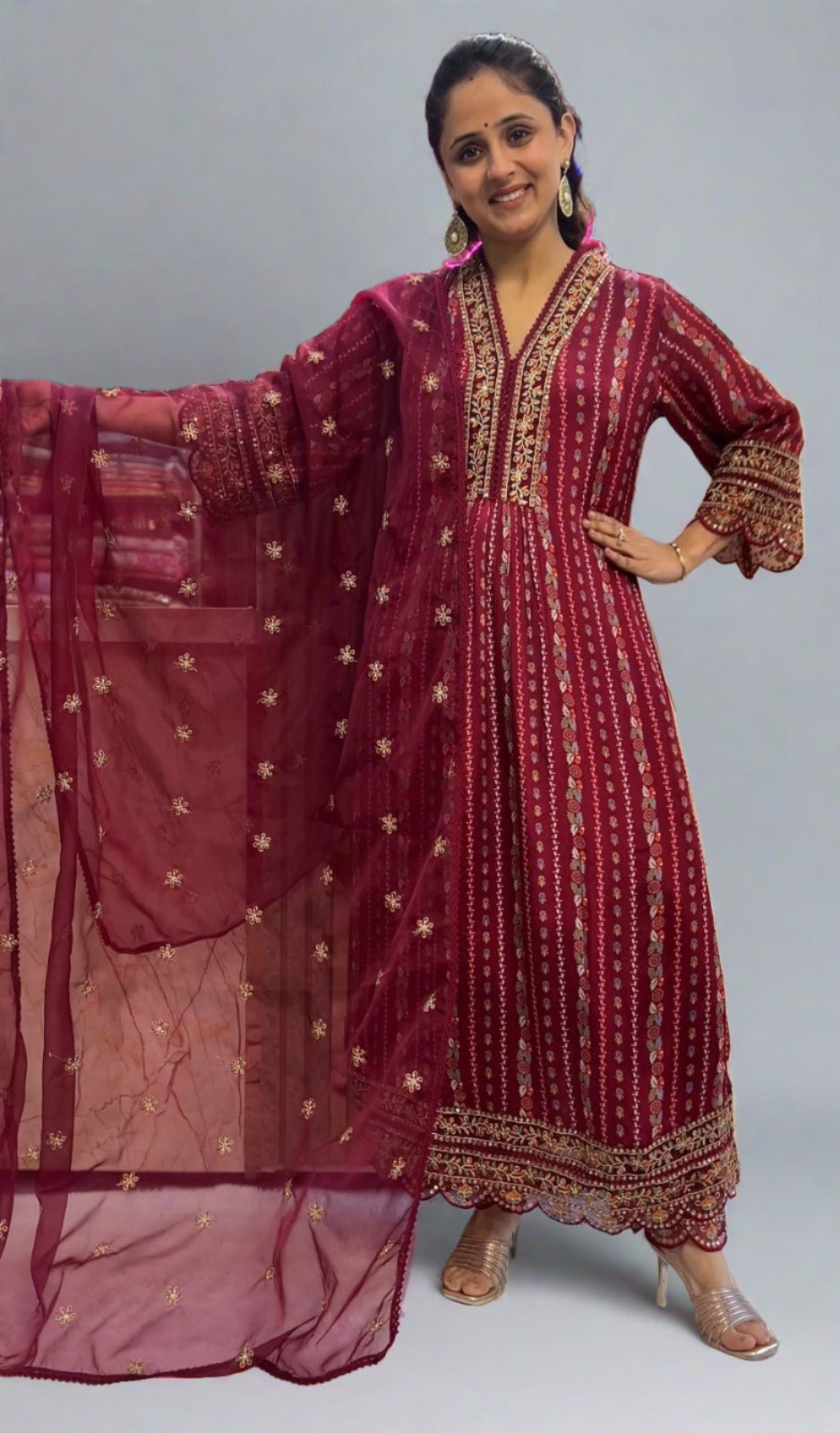 Nayra Pakistani suit