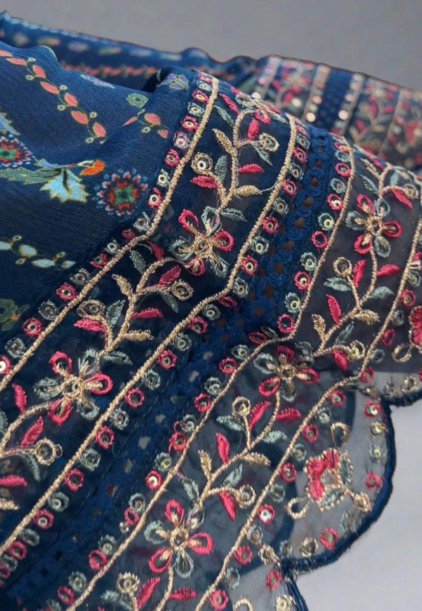 Nayra Pakistani suit