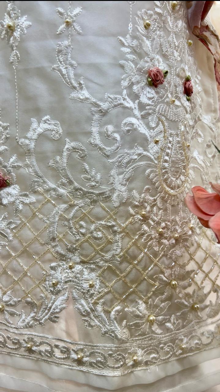 Farah Eligant Pakistani Suit